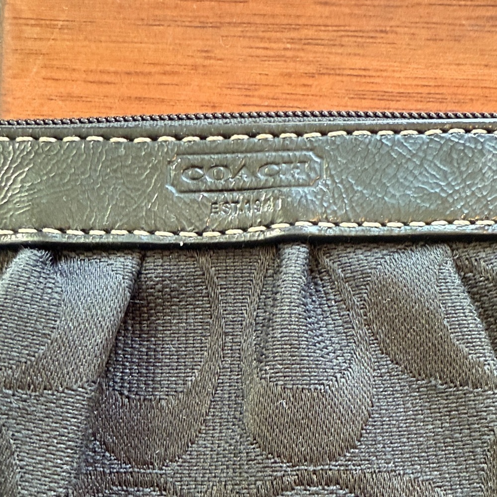 Coach Black Signature Jaquard & Patent Leather Trim Wristlet - Picture 2 of 6